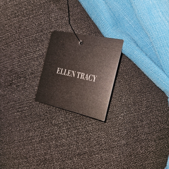 Cocktail length turquoise colored dress. Pockets and belt. Size 8 - Picture 3 of 7